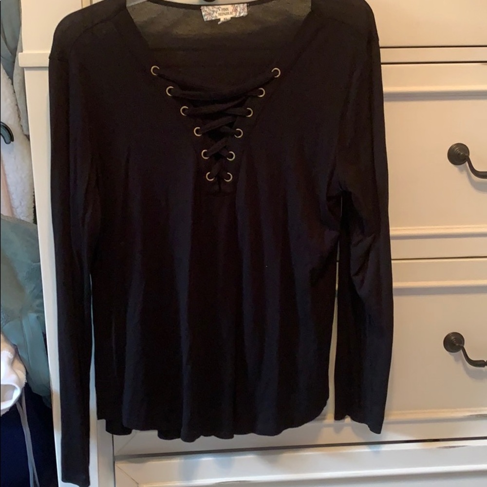 Pink republic extra large black lace up shirt